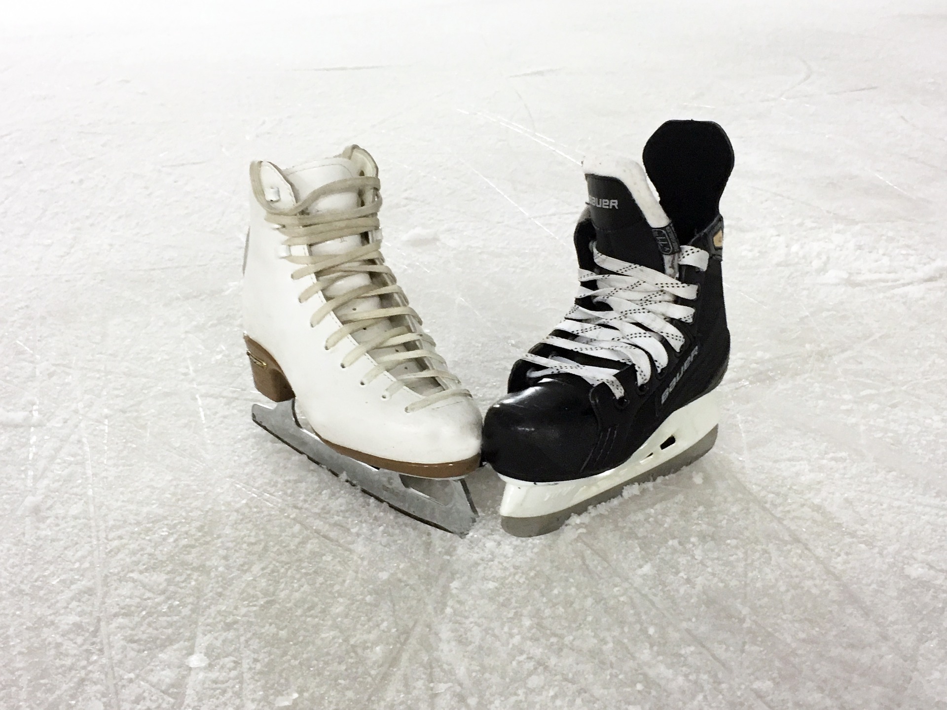 ice-skating-1215114_1920